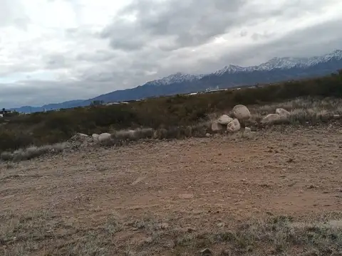 VENTA LOTE 2104 m2 Totales.