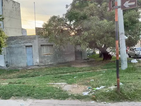 Venta casa sobre avenida