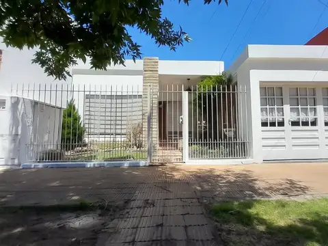 VENTA CASA 3 AMB VILLA LUZURIAGA ACEPTA PERMUTA