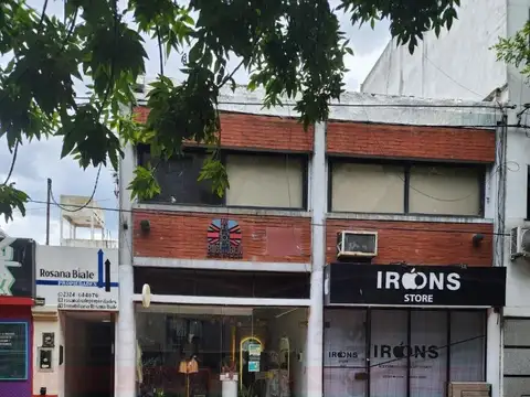 PROPIEDAD CON LOCALES Y OFICINAS EN EL CENTRO DE MERCEDES