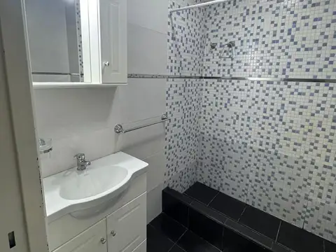 ALQUILER - VILLA MADERO - DEPARTAMENTO 2 AMBIENTES CON PATIO