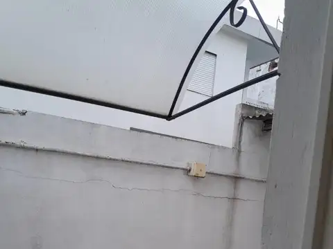 Depto Tipo Casa 2 ambientes con 1 baño