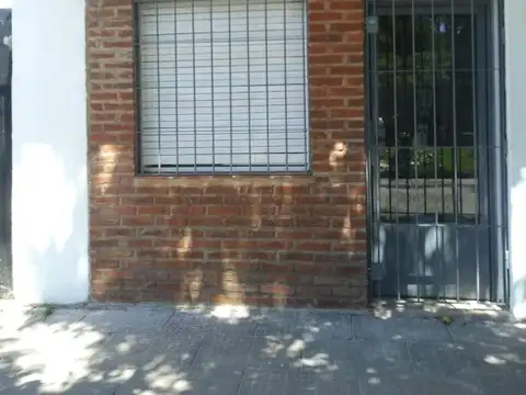 Departamento tipo P.H. de 2 ambientes- ALQUILER- Ituzaingó N
