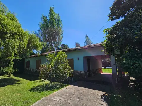 416 y 28 Casaquinta sobre lote de 20x50 -