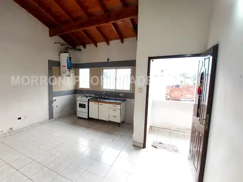 Avenida Eva Perón 3100, Piso 1