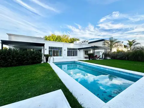 Venta Casa El Nacional en Lote interno