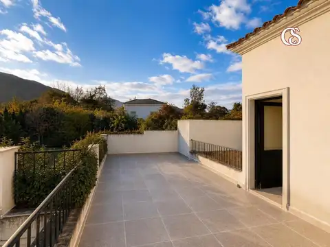 Casa 4 ambientes con 3 baños