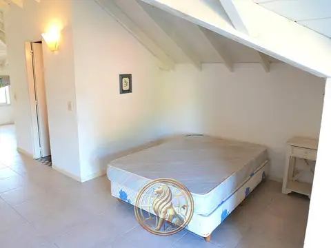 Depto Tipo Casa 4 ambientes con 2 baños