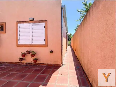 Depto Tipo Casa en Venta en Tolosa, USD 115.000