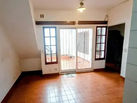 Las Flores 400, Piso PB