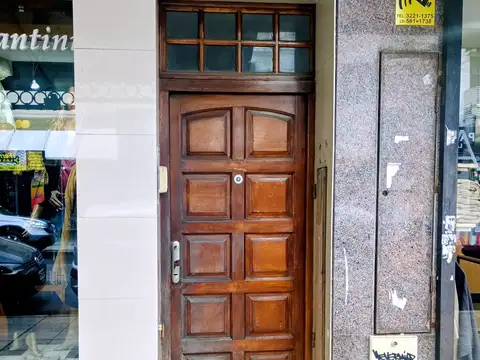 Las Flores 400, Piso PB