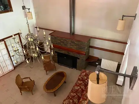 Casa 7 ambientes con 4 baños