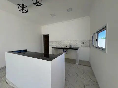 Casa 3 ambientes con 1 baño