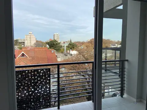 Hipolito Yrigoyen 1500, Piso 1