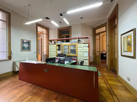 Oficina de jerarquía en Peatonal Cordoba y Corrientes