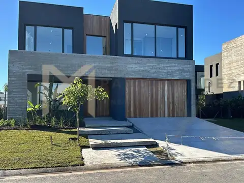 El Yacht- Nordelta 100