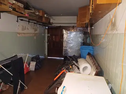 Duplex 4 ambientes. 3 Dormitorios. Lavadero. Cochera. Patio. 101 m2 cubiertos.