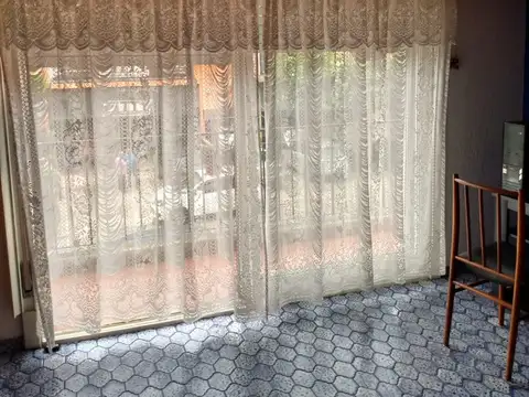 Primero de Mayo 900, Piso 1