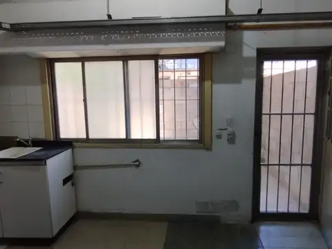 Local en Alquiler en José León Suárez, $ 800.000