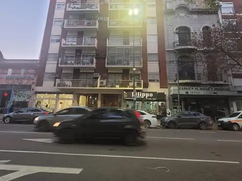 VENTA BALVANERA LOCAL CON SUBSUELO ZONA MUEBLERIAS