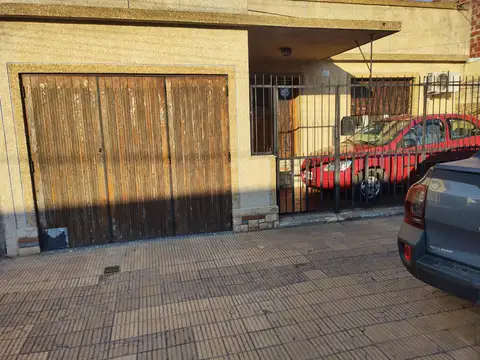 VENTA Casa ideal 2 Flias  VILLA BALLESTER