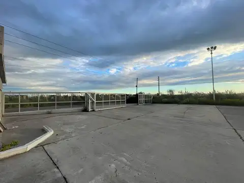 Fracción Industrial 26 ha. Galpón 12.800 m² Cub. - Carlos Spegazzini