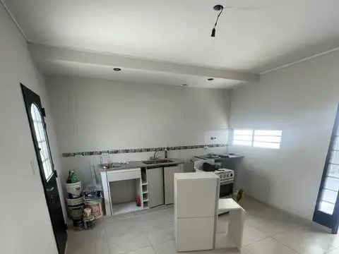 Departamento en Alquiler en Melchor Romero, $ 520.000