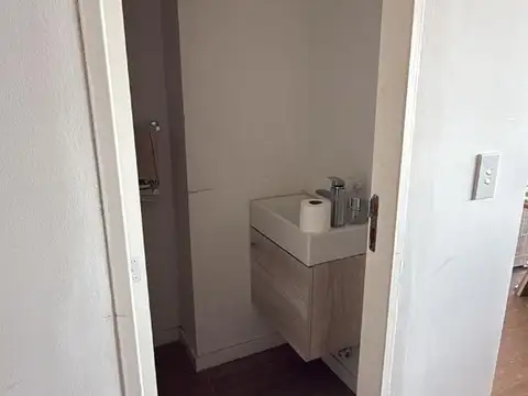 Oficina 3 ambientes con 2 baños