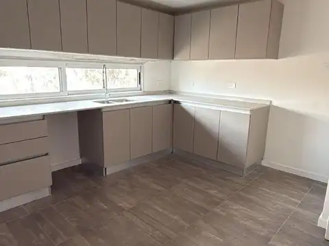 Alquiler OFICINA 90m2 en excelente zona