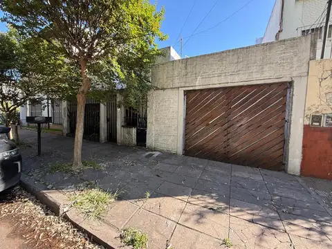 Venta casa lote propio cochera en Jose Ingenieros
