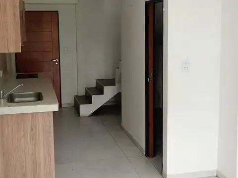 Sargento Cabral 200, Piso 1