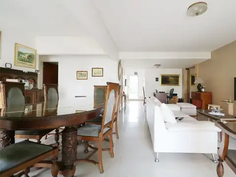 Av. Independencia 2400