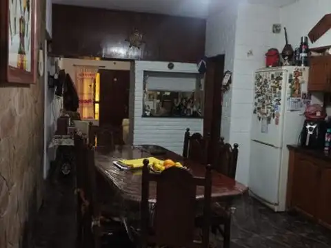 Casa en Venta en Lomas De Alberdi, USD 105.000