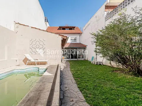 Casa 6 ambientes con 2 baños