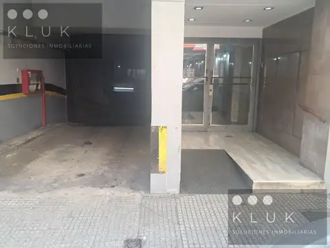 VENTA COCHERA MICROCENTRO
