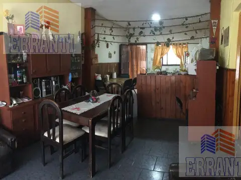Casa en Venta con 1 cochera