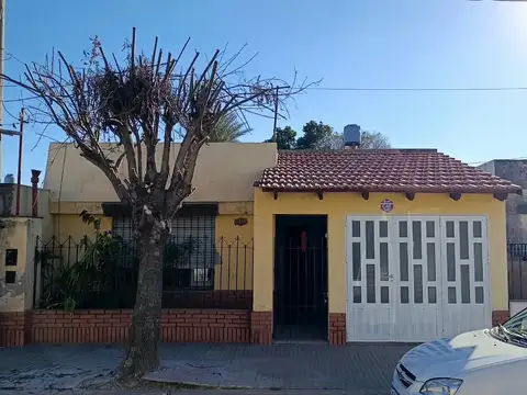 Alquiler | Casa | 3 Dormitorios | Cochera | Capitán Bermúdez | Barrio Centro
