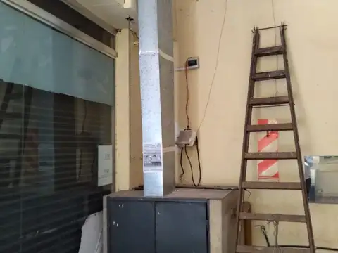 LOCAL  AMPLIO  - APTO TODO RUBRO - A  MEDIA CUADRA DE LA 9 DE JULIO
