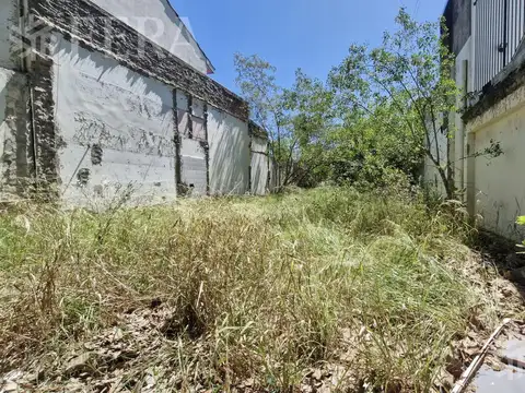 Terreno en Venta 8  mts Fondo