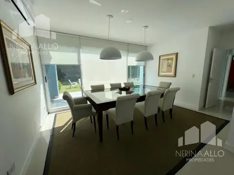 Casa 4 ambientes con 2 baños