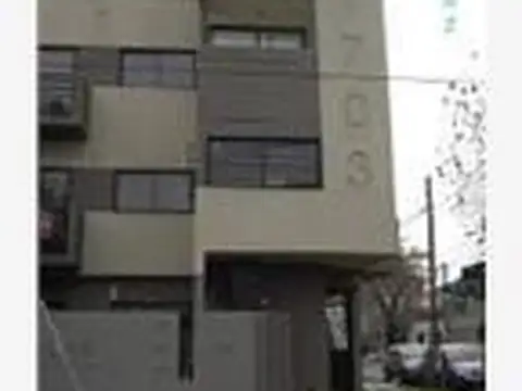 Excelente depto. 2 ambientes muy amplio, luminoso y con patio