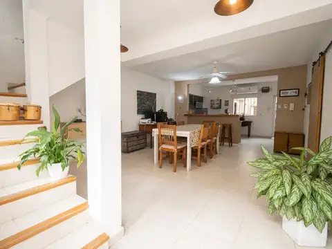 CASA INTERNA 3 DORMIS PATIO Y PILETA