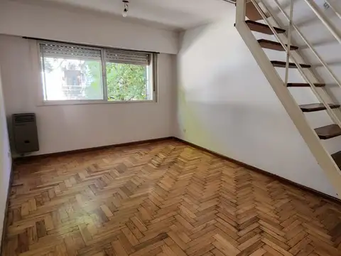 Villa Crespo (R.Velasco 719)  2 amb en dúplex c/ amplio Balcón y Terraza propia. Bajas Expensas!