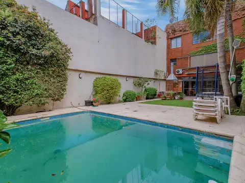 Casa 7 ambientes con 5 baños