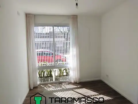 Depto Tipo Casa 2 ambientes con 1 baño