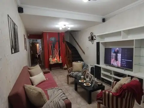 Depto Tipo Casa 4 ambientes con 1 baño