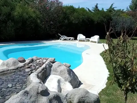 Casa en Venta con 4 cocheras