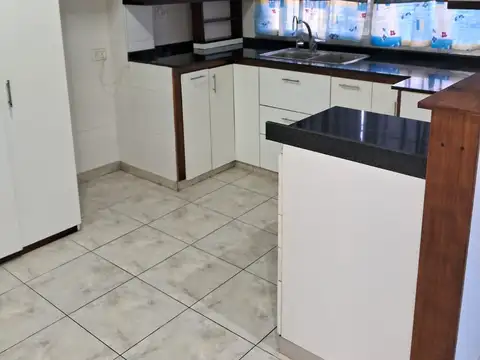 Departamento 4 ambientes( planta Baja)