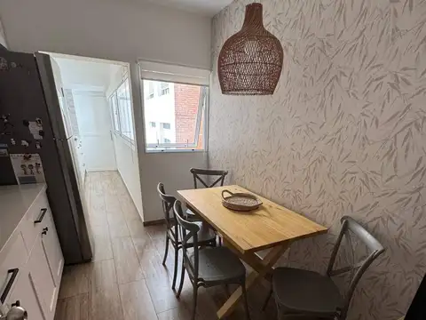 VENTA APARTAMENTO 4 DORMITORIOS C/GARAGE POCITOS VISTA AL MAR USD 475.000