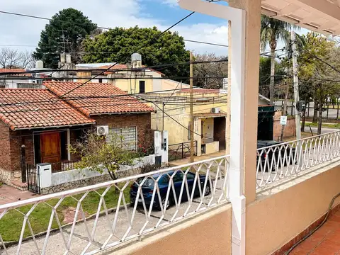 Depto Tipo Casa en Alquiler de 3 ambientes